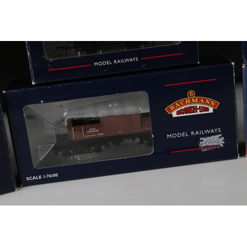 150 - 15 Boxed Bachmann OO gauge items of rolling stock to include mainly vans and wagons