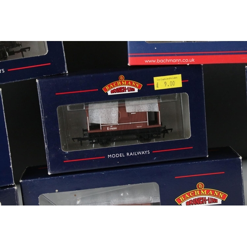 150 - 15 Boxed Bachmann OO gauge items of rolling stock to include mainly vans and wagons