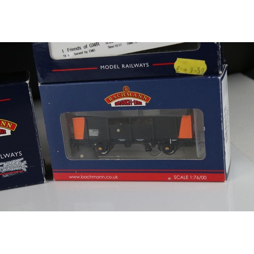 150 - 15 Boxed Bachmann OO gauge items of rolling stock to include mainly vans and wagons