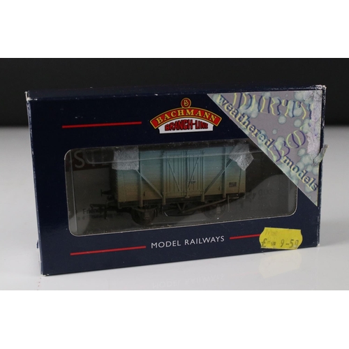 150 - 15 Boxed Bachmann OO gauge items of rolling stock to include mainly vans and wagons