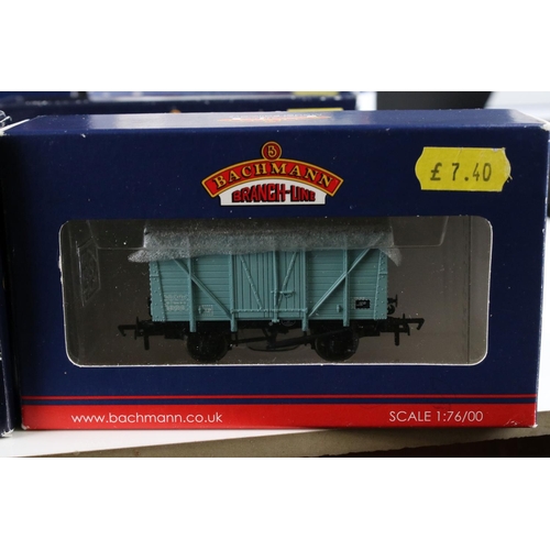 150 - 15 Boxed Bachmann OO gauge items of rolling stock to include mainly vans and wagons