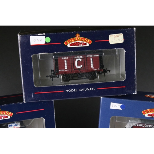 150 - 15 Boxed Bachmann OO gauge items of rolling stock to include mainly vans and wagons