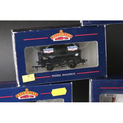 150 - 15 Boxed Bachmann OO gauge items of rolling stock to include mainly vans and wagons