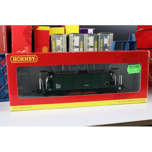 157 - 21 Boxed OO gauge items of rolling stock to include 13 x Hornby, 4 x Wrenn, Mainline x 2, Oxford x 1... 