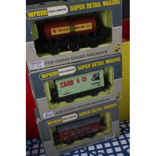 157 - 21 Boxed OO gauge items of rolling stock to include 13 x Hornby, 4 x Wrenn, Mainline x 2, Oxford x 1... 