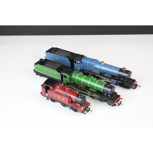 161 - Three OO gauge locomotives to include Hornby Manchester United 4-6-0 LNER, Lima King Charles II & Ho... 