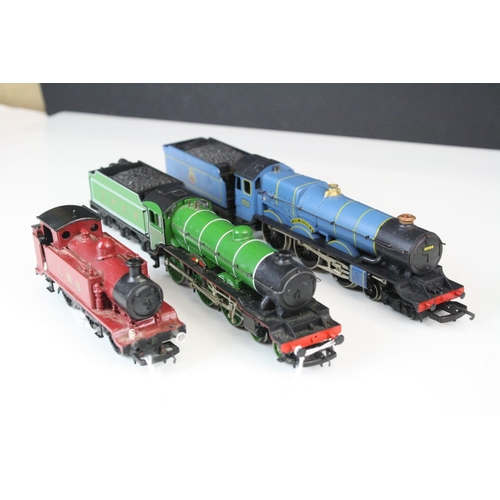 161 - Three OO gauge locomotives to include Hornby Manchester United 4-6-0 LNER, Lima King Charles II & Ho... 