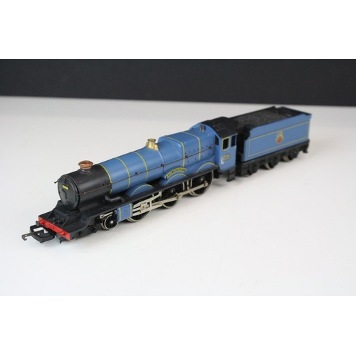 161 - Three OO gauge locomotives to include Hornby Manchester United 4-6-0 LNER, Lima King Charles II & Ho... 