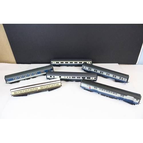 174 - Collection of 21 OO gauge items of rolling stock to include Hornby and Bachmann featuring 14 x Inter... 