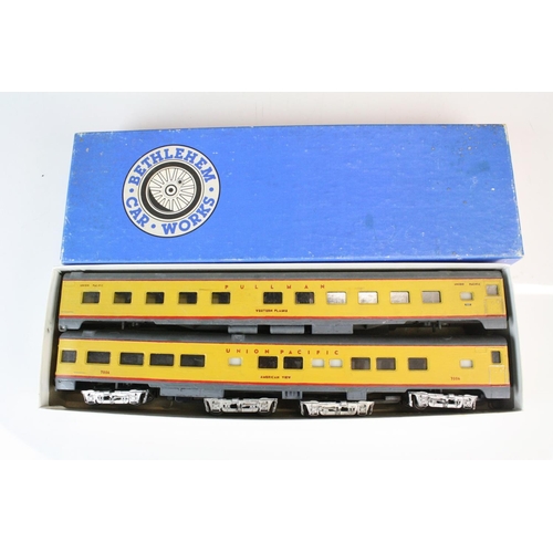 185 - Seven boxed HO gauge Union Pacific passenger cars to include 5 x Con-Cor, Rivarossi & Bethlehem Car ... 