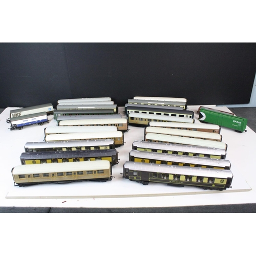 188 - Around 26 OO gauge items of rolling stock, mainly coaches to include Hornby, Liliput etc