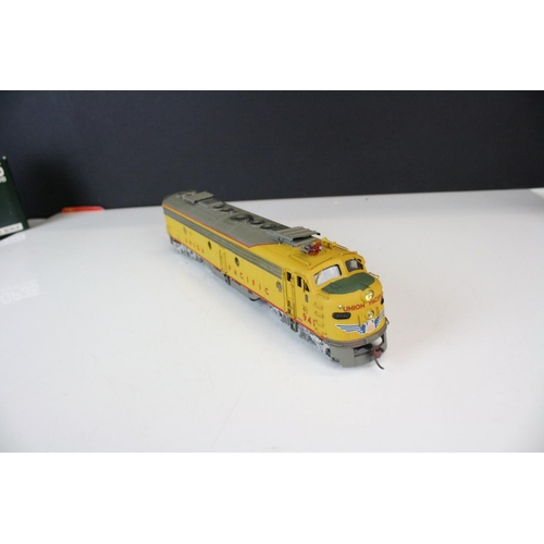 189 - Three boxed HO gauge Union Pacific locomotives to include Kato 37-3009 UP #792, Con-Cor EMD SD24 #44... 