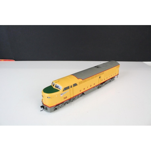 190 - Three boxed HO gauge locomotives to including 2 x Athearn Union Pacific examples (3275 & 3529) and P... 