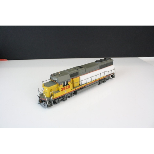 190 - Three boxed HO gauge locomotives to including 2 x Athearn Union Pacific examples (3275 & 3529) and P... 