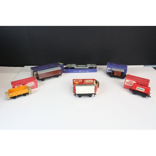 196 - Around 46 boxed Hornby Dublo items of rolling stock to include 4675 Tank Wagon Chlorine, 32048 Goods... 