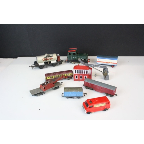 199 - Quantity of various model railway accessories to include locomotive, rolling stock, bagged and carde... 