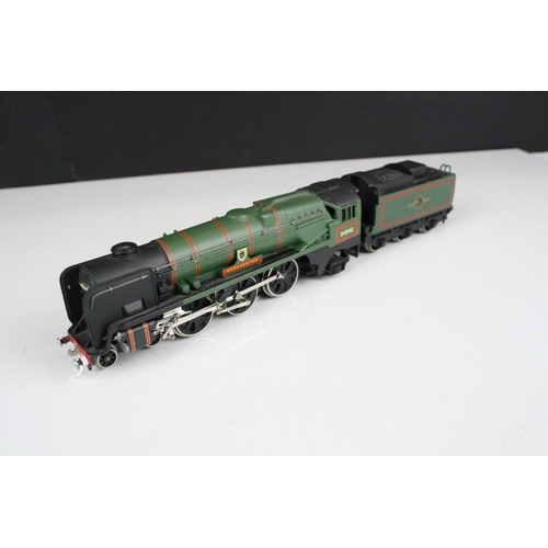 206 - Boxed Wrenn OO gauge W2236 4-6-2 West Country BR Dorchester locomotive, box wear to seams