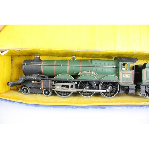 208 - Three Hornby Dublo locomotives to include Bristol Castle (part boxed), Silver King & 0-6-2 BR black ... 