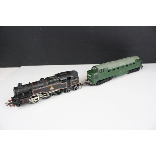 211 - Seven Hornby Dublo locomotives to include Duchess of Montrose, 0-6-2 LNER 9596, 2-8-0 48158 BR black... 