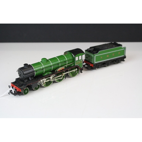 161 - Three OO gauge locomotives to include Hornby Manchester United 4-6-0 LNER, Lima King Charles II & Ho... 