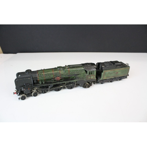 164 - Quantity of OO gauge models railway to include Hornby Dublo Barnstable locomotive, Wrenn 4-6-2 locom... 