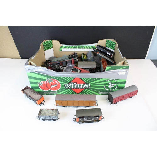 168 - Around 44 OO gauge items of rolling stock to include Hornby, Peco, Bachmann etc, features wagons, tr... 