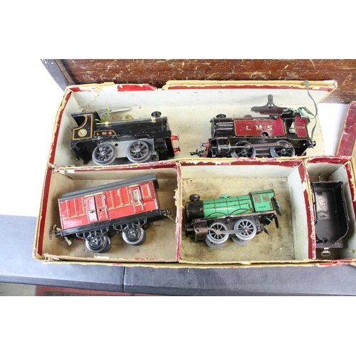 178 - Quantity of Hornby O gauge model railway to include 3 x locomotives with keys featuring LMS 0-4-0 in... 