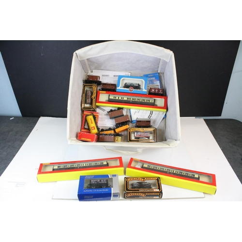 180 - 10 Boxed items of OO gauge rolling stock to include 5 x Hornby, 3 x Mainline, Airfix & Dapol plus 11... 