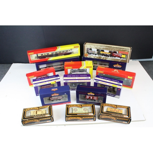 187 - Boxed Hornby OO gauge R3490 InterCity Class 08 Diesel Locomotive 08673 plus 14 boxed items of OO gau... 