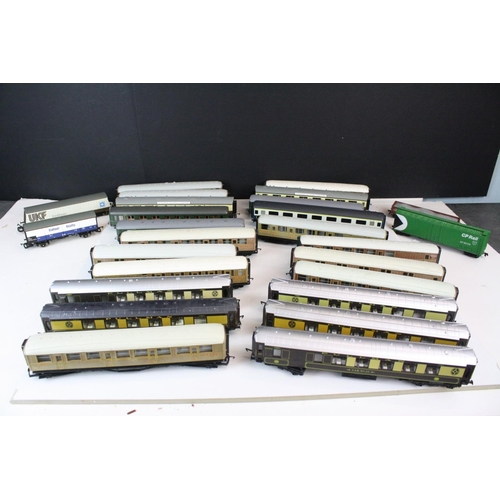 188 - Around 26 OO gauge items of rolling stock, mainly coaches to include Hornby, Liliput etc