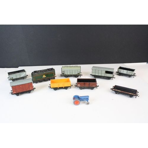 191 - Group of Hornby Dublo model railway to include Royal Mail Coach, 4 x items of rolling stock, various... 