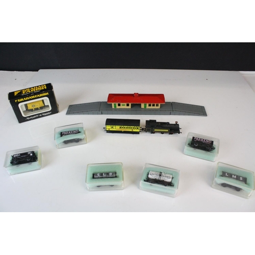 194 - Seven boxed/cased N gauge items of rolling stock to include Graham Farish 3512 etc plus a Graham Far... 