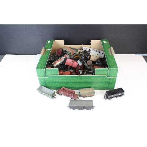 198 - Around 50 OO gauge items of rolling stock, condition varies, includes Hornby, kit built etc