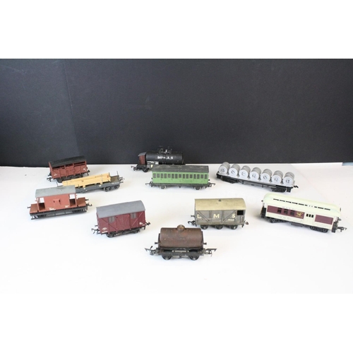 198 - Around 50 OO gauge items of rolling stock, condition varies, includes Hornby, kit built etc