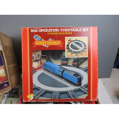 203 - Quantity of model railway accessories to include boxed Hornby R414 Operating Turntable Set, books, b... 