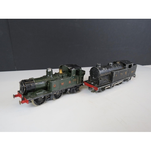 214 - Four OO gauge locomotives to include Mainline Denton Manor, Hornby Dublo 0-6-2 etc plus 4 x items of... 