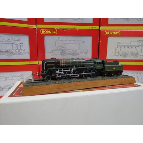 216 - Nine boxed Hornby OO gauge locomotives to include R3091, R2375, R2783, R2877, R3069, R2439, R3292, R... 