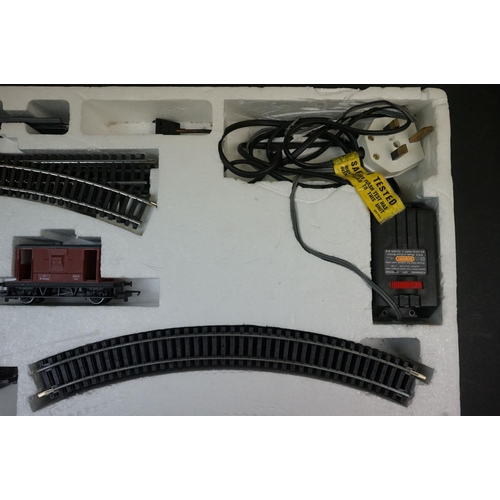 25 - Boxed Hornby OO gauge Thomas the Tank Engine R181 train set with Thomas locomotive and rolling stock... 