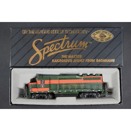 26 - Boxed Bachmann Spectrum HO gauge GP-30 Diesel Great Northern #3000 41-0824-11 plus 6 x boxed Spectru... 