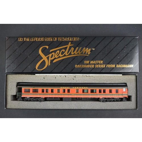 26 - Boxed Bachmann Spectrum HO gauge GP-30 Diesel Great Northern #3000 41-0824-11 plus 6 x boxed Spectru... 