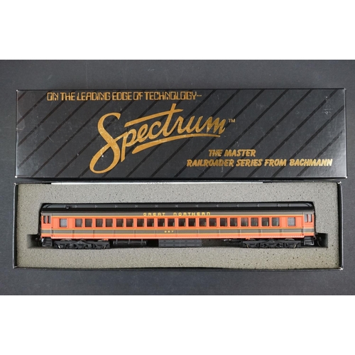 26 - Boxed Bachmann Spectrum HO gauge GP-30 Diesel Great Northern #3000 41-0824-11 plus 6 x boxed Spectru... 