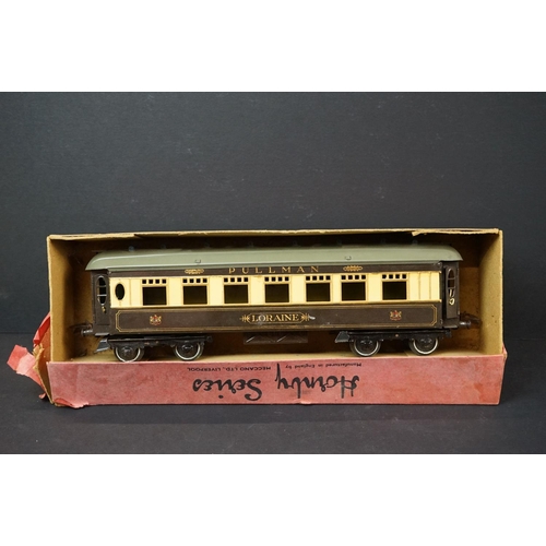 38 - Quantity of OO gauge & Hornby Dublo model railway to include 20 x items of rolling stock (11 x coach... 