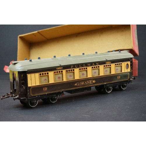 38 - Quantity of OO gauge & Hornby Dublo model railway to include 20 x items of rolling stock (11 x coach... 