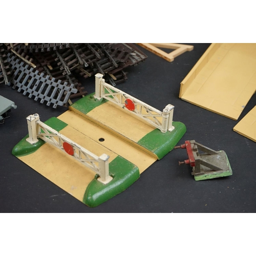 38 - Quantity of OO gauge & Hornby Dublo model railway to include 20 x items of rolling stock (11 x coach... 