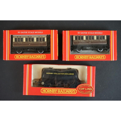 39 - 16 Boxed Hornby OO gauge items of rolling stock to include R233, R223, R162, R174, R162, R600 etc