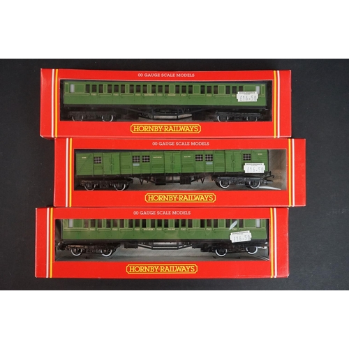 39 - 16 Boxed Hornby OO gauge items of rolling stock to include R233, R223, R162, R174, R162, R600 etc