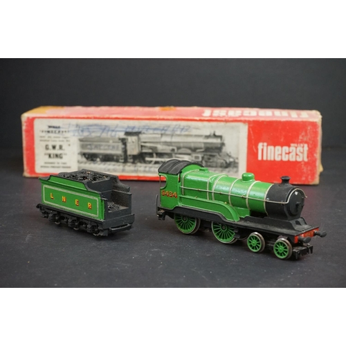 40 - Eight OO gauge model railways to inlcude Hornby R857 BR Loco Ivatt Class 2, R066 LMS 4-6-2 Duchess L... 