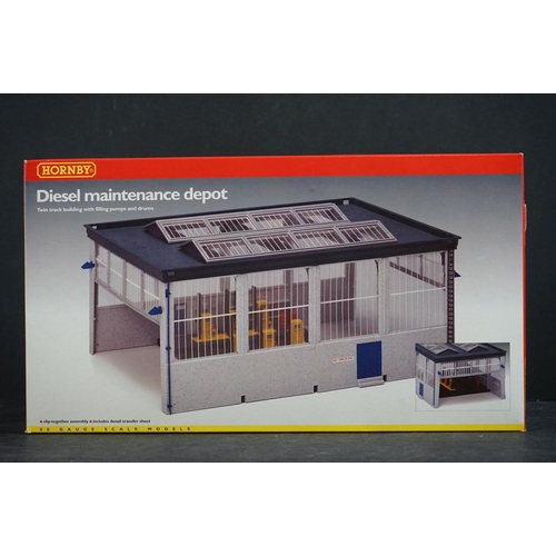 43 - 19 Boxed Hornby OO gauge model railway accessories to include R070 Electronically Operated Turntable... 