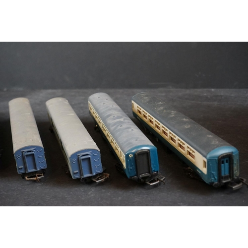 44 - 18 Boxed & unboxed OO gauge items of rolling stock to include 8 x boxed Hornby examples (R126, R036,... 