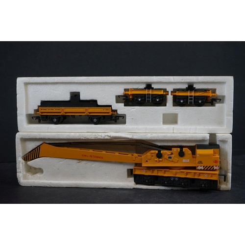 44 - 18 Boxed & unboxed OO gauge items of rolling stock to include 8 x boxed Hornby examples (R126, R036,... 